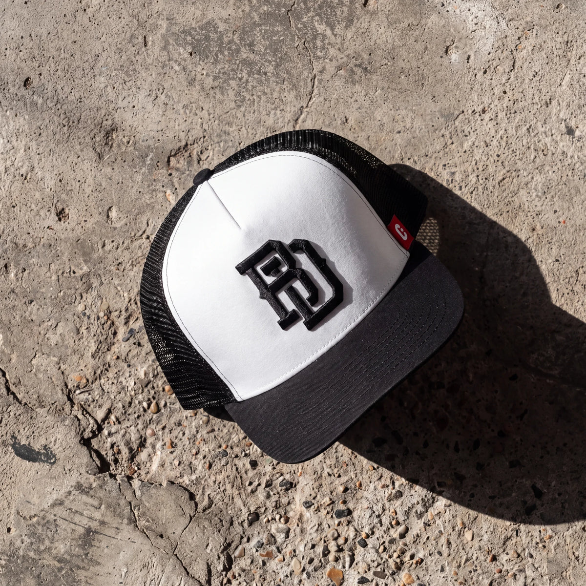 GORRA BLACK & WHITE