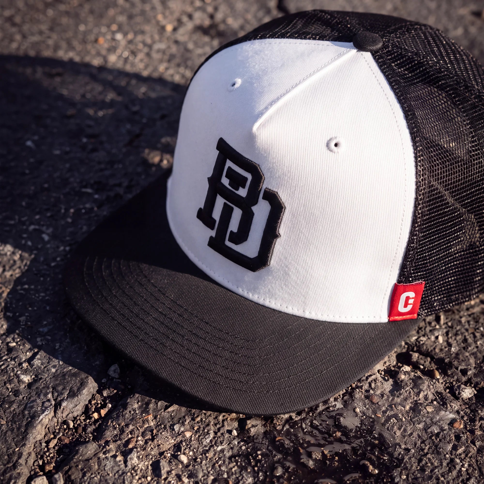 GORRA BLACK & WHITE